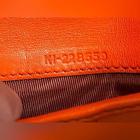 Salvatore Ferragamo Vala Bifold Long Wallet vintage & rare color - Picture 4 of 10